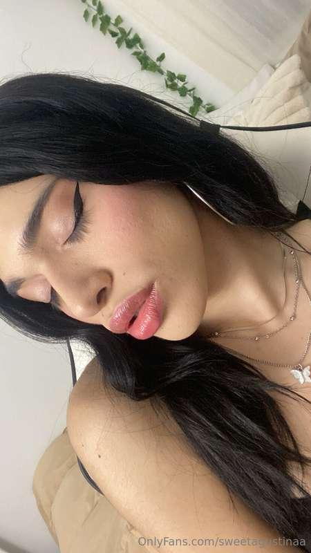 Happy Valentine's Day kiss my juicy lips🫦🫦