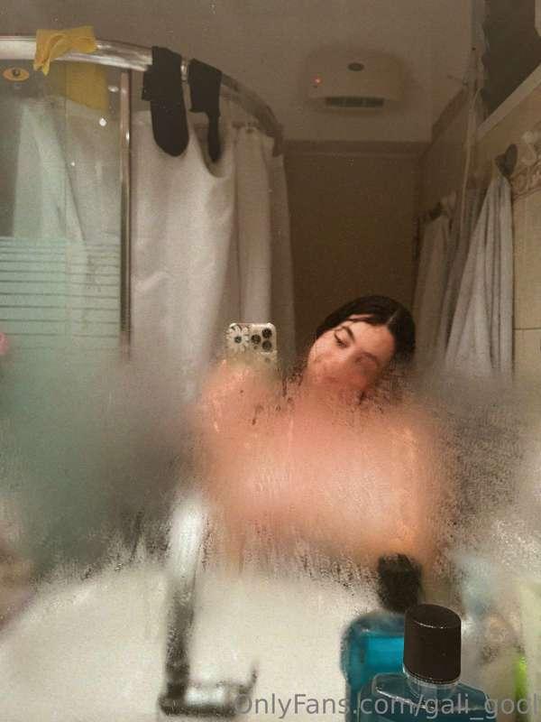 wiped the mirror clean in ur dm ♥️