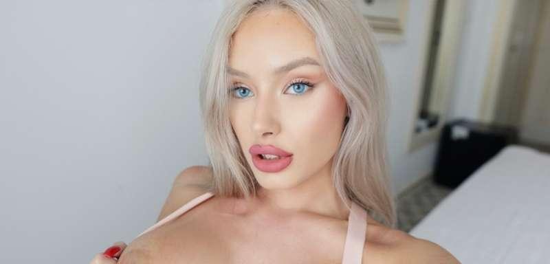 @blonde_annavip for more spicy content