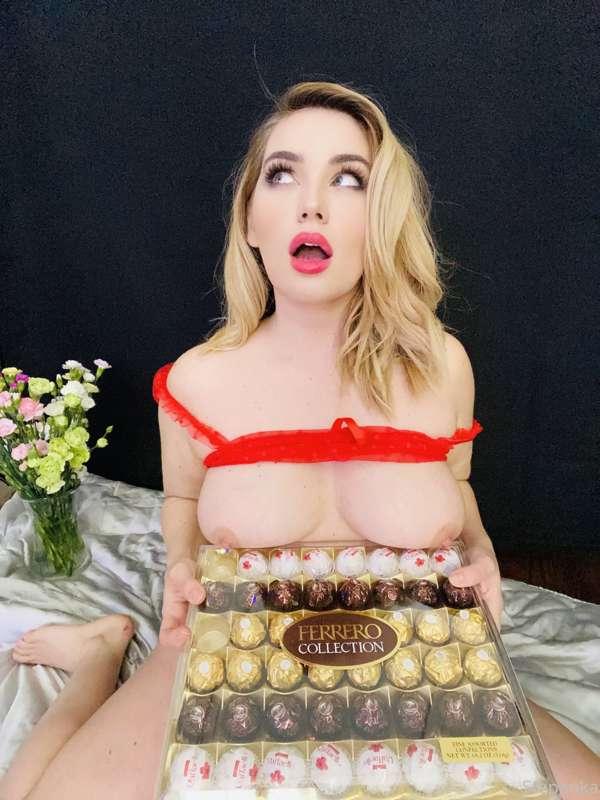 All i want for valentines day is chocolate 😍😅