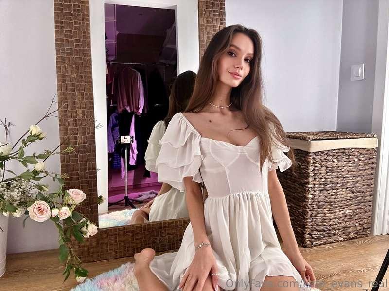 Do you like my cute outfit or is it better when I look reall..