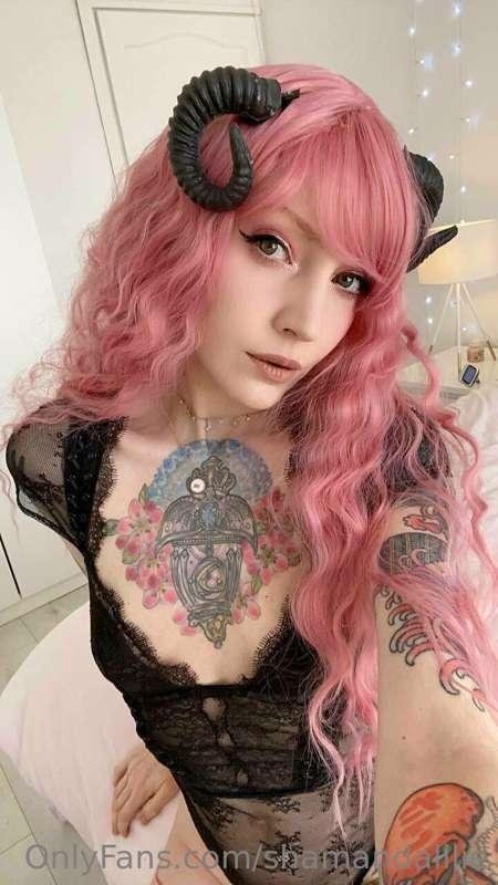And if I had pink hair? 😋