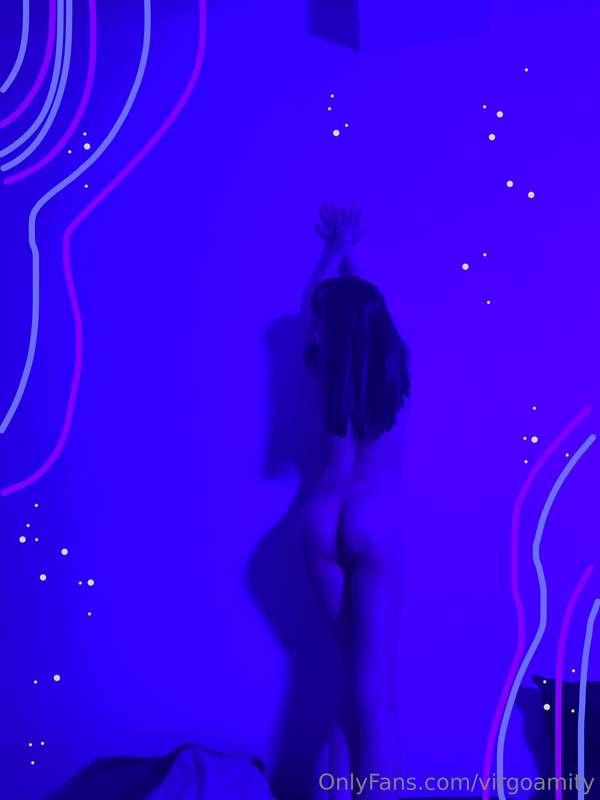Blue moon baddie🌚🌌🔭(U like my figure bby?)