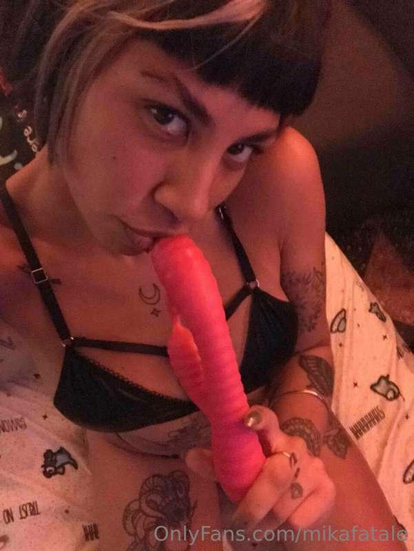 want to see me play with this toy? DM me 😉🫣