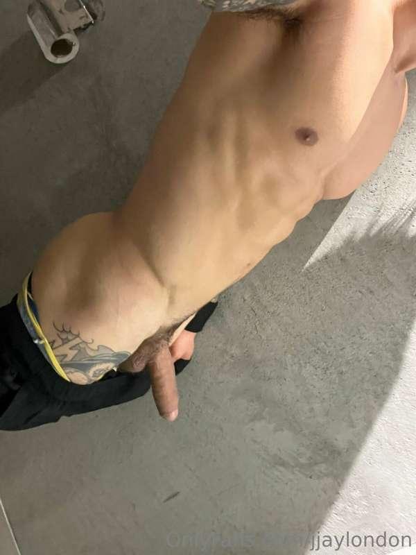Extra eXcited after my workout. I need a mouth to use, ngl