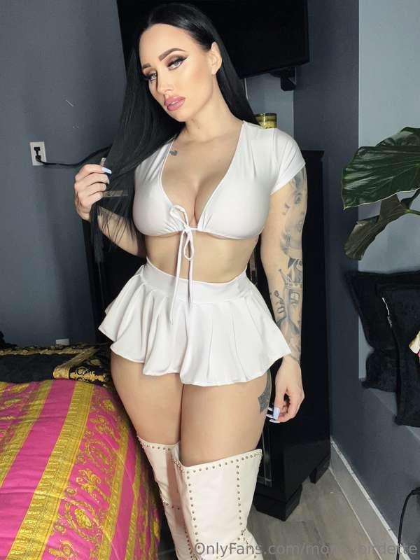 Good afternoon boys 😘