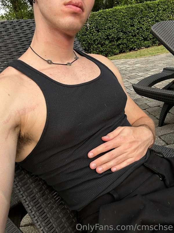 Like this if you’d wanna see these tits uncovered