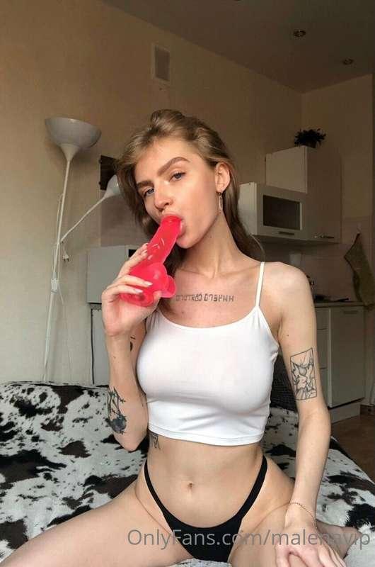 feel my lips on your cock🍆💋