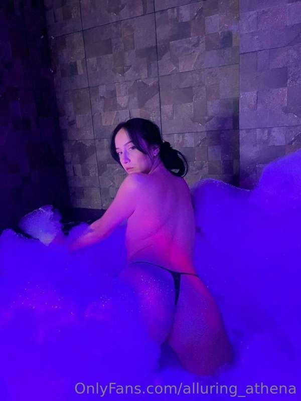 alluring_athena image #0