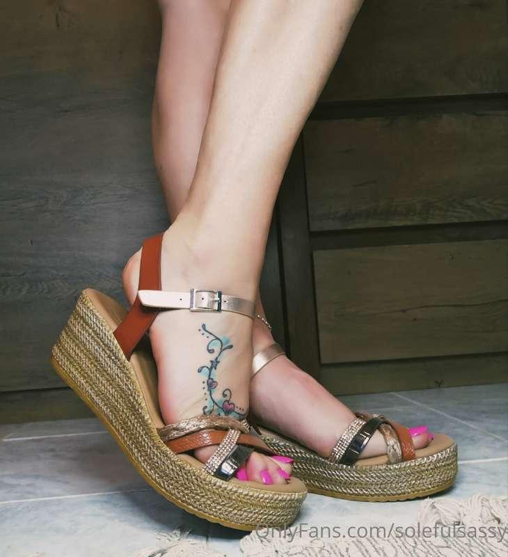 Hurry up summertime! 🌞I'm fed up with wearing socks!🤣💗