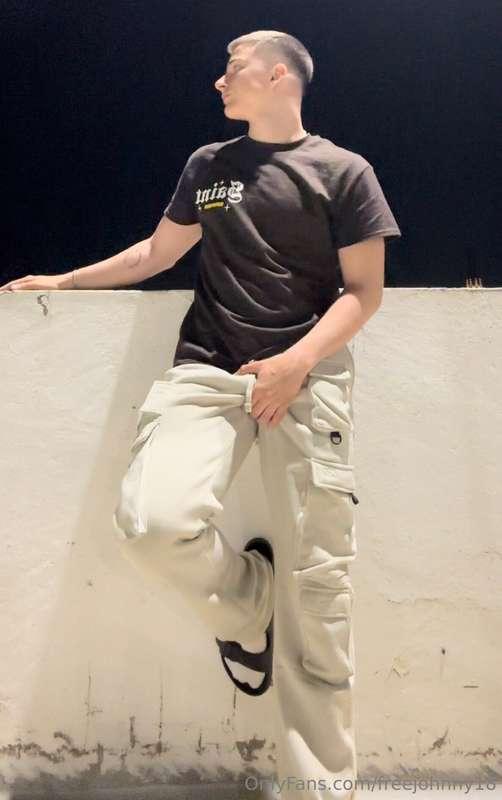 Wanna see something that’ll make you cum fast? 

Subscribe t..