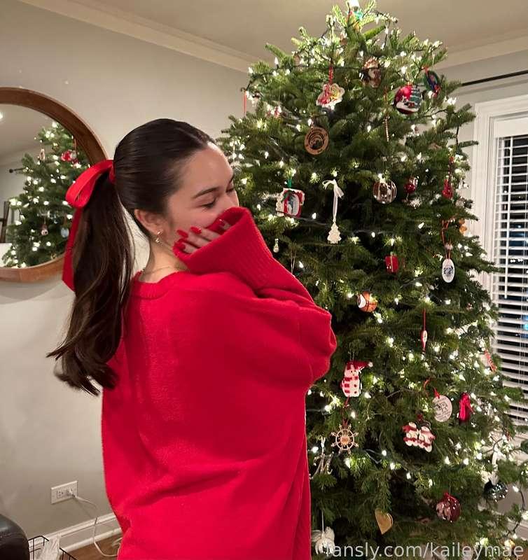 #OOTD ❣️ my christmas outfit was cozy and casual to have a chill day with the fam :) i wanted to show off my hair cuz i thought it was cuuttee hehe

#ponytail #ribbon #cozy