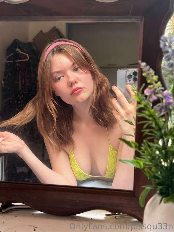 hi loves! im on my p3r10d, if you’re into that pls feel free..