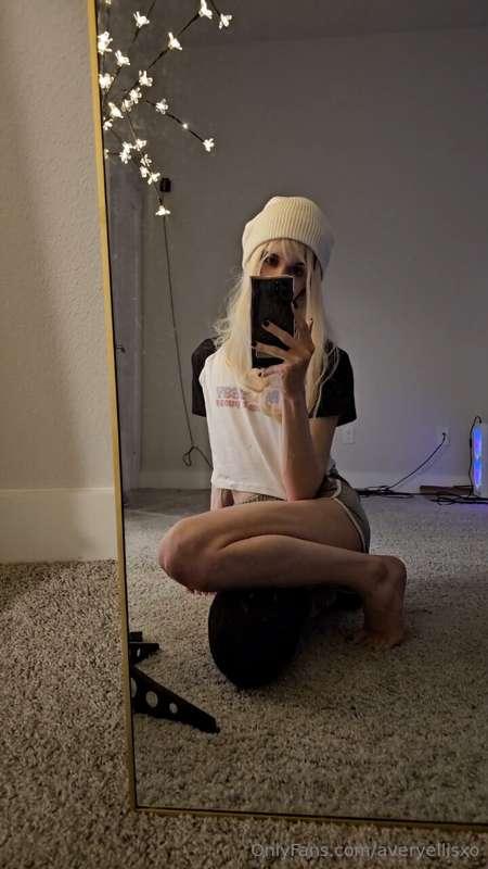 averyellisxo image #0