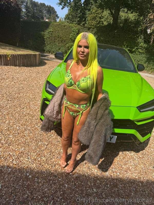 Naughty night in anyone?? 💚