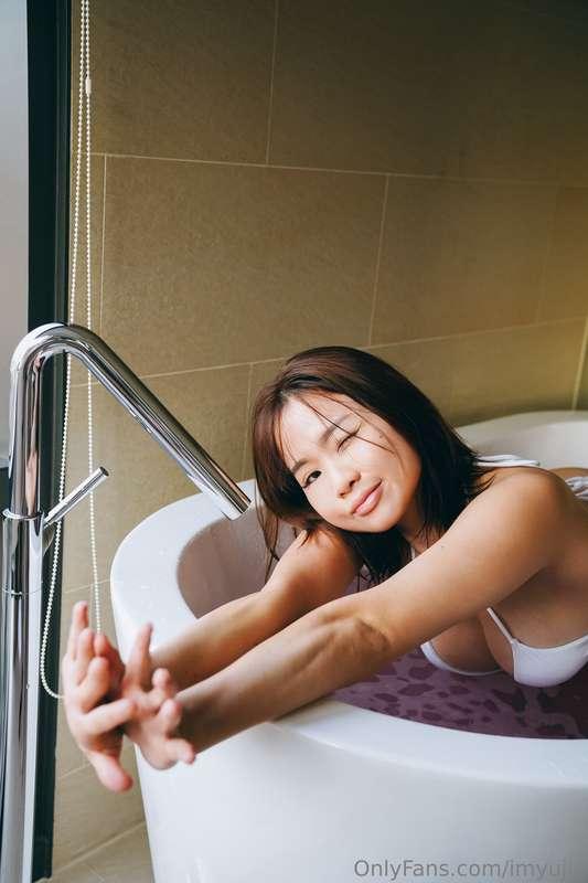 do you know what i like to do in the tub?😉