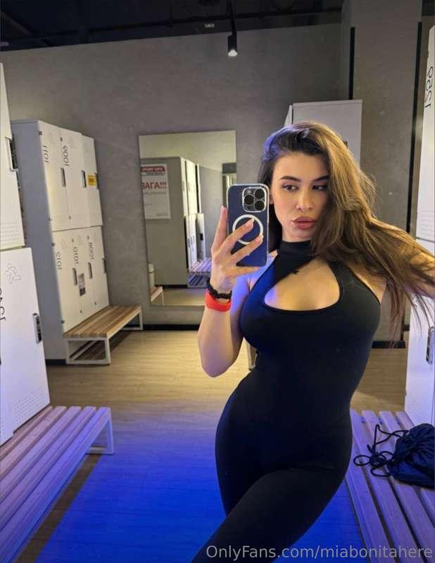 Wanna sneak into my daily routine? 😈Tip me 5$ and you will g..