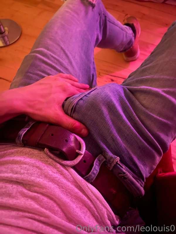 he wants to go out, hard cock🍆😘