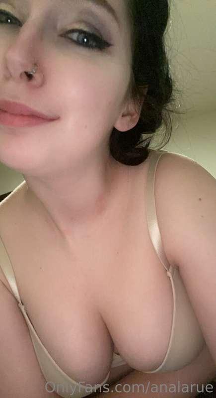Hello! My messages have not been working at all!! Today is t..