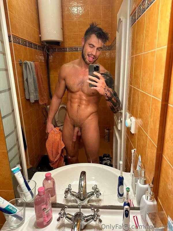 One quick 📸 after shower😜