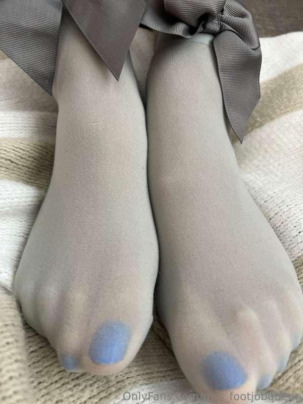 mrs_footjobqueen image #0