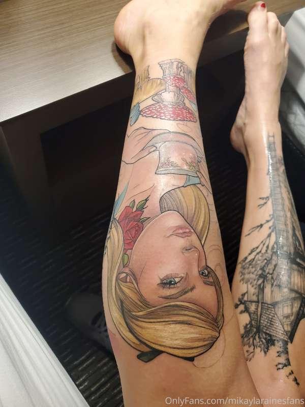 Progress on 'Modern Alice In Wonderland' tattoo