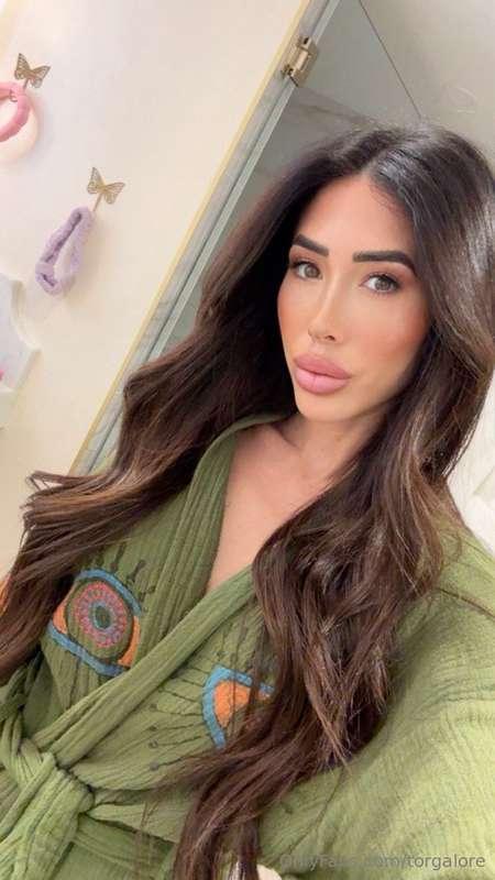 It’s Tori Tuesday and I’m all yours 💕 😘