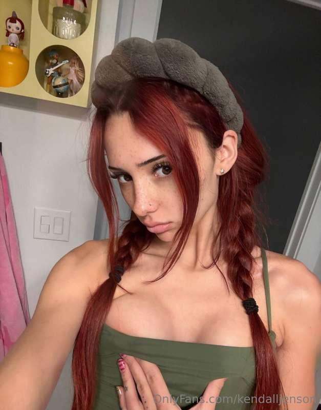 @isabellaroy is so crazy!! She fucked her stepbro & let him ..