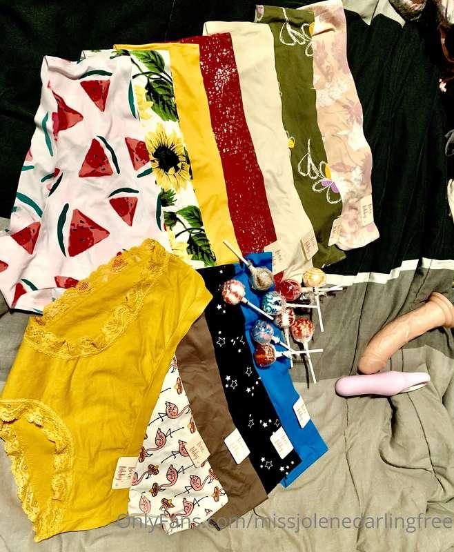 Pay Day plus a panty sale? 

Sounds like a great day to me!
..