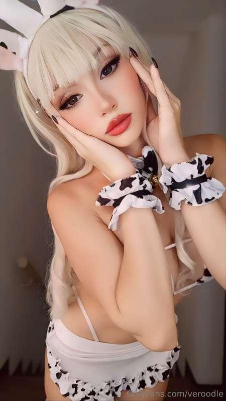 someone told me I look cute in this outfit, uhmmm who I am t..