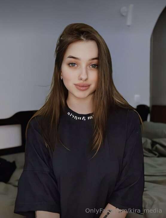 🔥 STOP SCROLLING🔥
She  @mialoverr needs your cock more than ..
