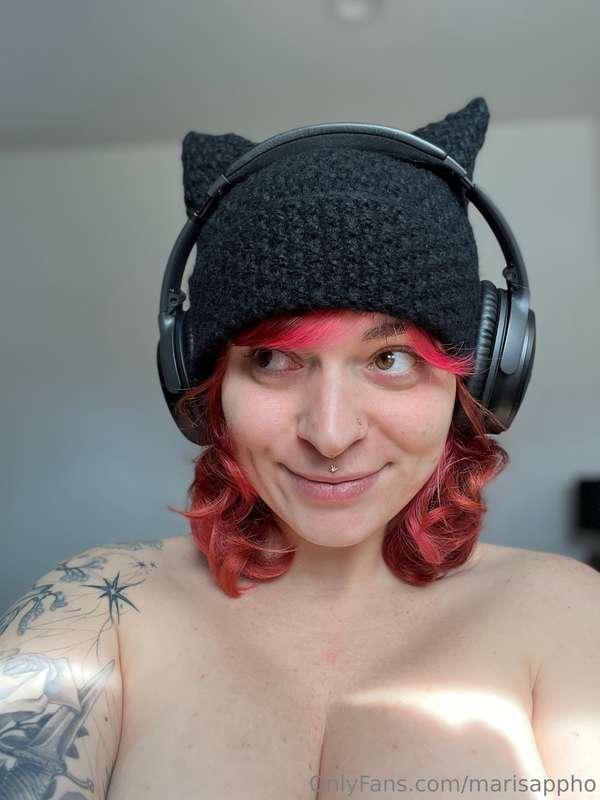 Got a new cat ear beanie and I’m worried it’s about to becom..