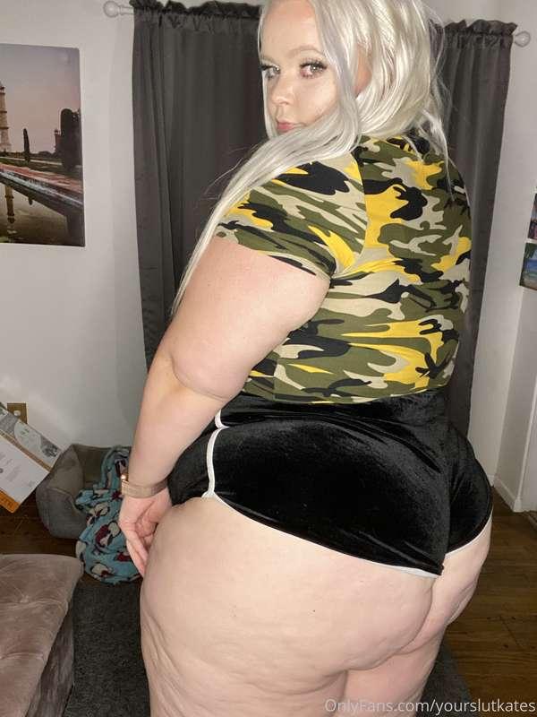 Reporting for duty 🍑  #bbw #ssbbw #pawg #bootyshorts #thong ..