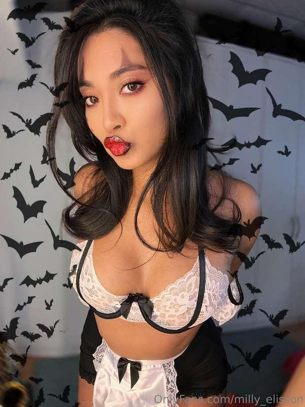 Sweets or life? 😈
Halloween is tomorrow, but I've decided to..