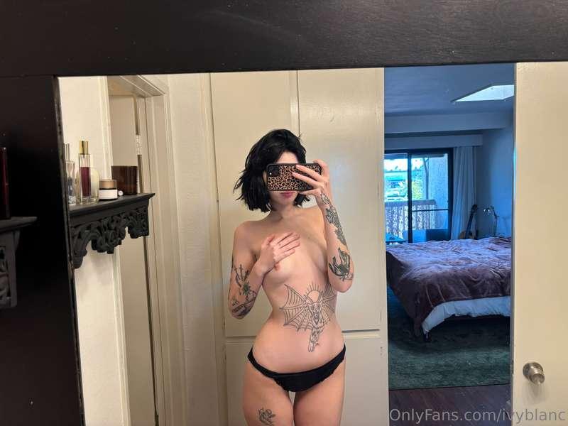 <3