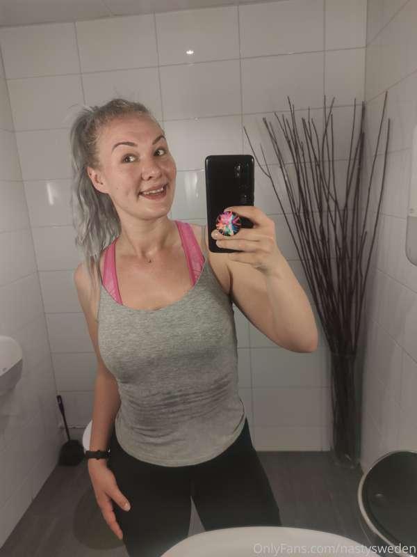 I love to start my morning @ the gym 💪
Wish you all a good d..