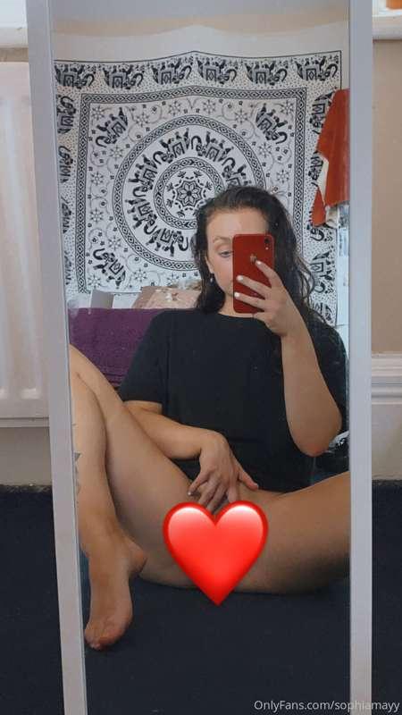 Happy FREEBIE FRIDAY!! Like ALL my posts and message me ‘don..