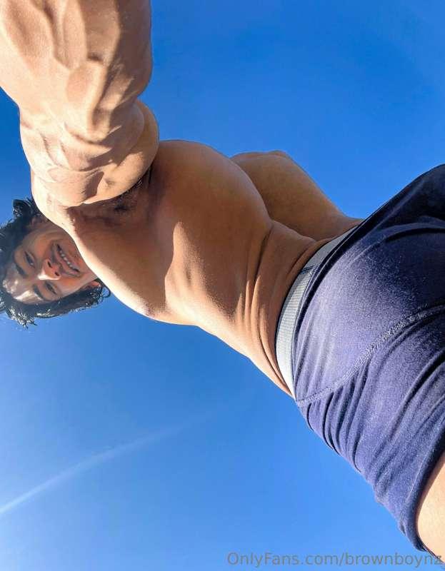 How’s the view from down there 🍑