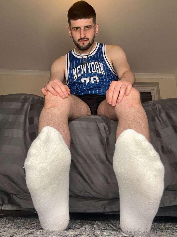 Get down on the floor maggot😈