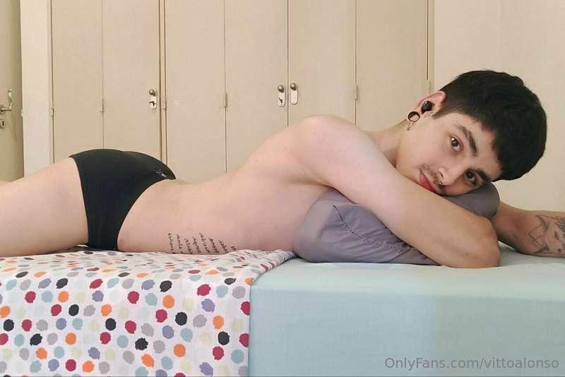 # 🎁💝 GIFT TO NEW SUBSCRIBERS 💝🎁
@charlie_charly 💦
🔞FREE SUBS..