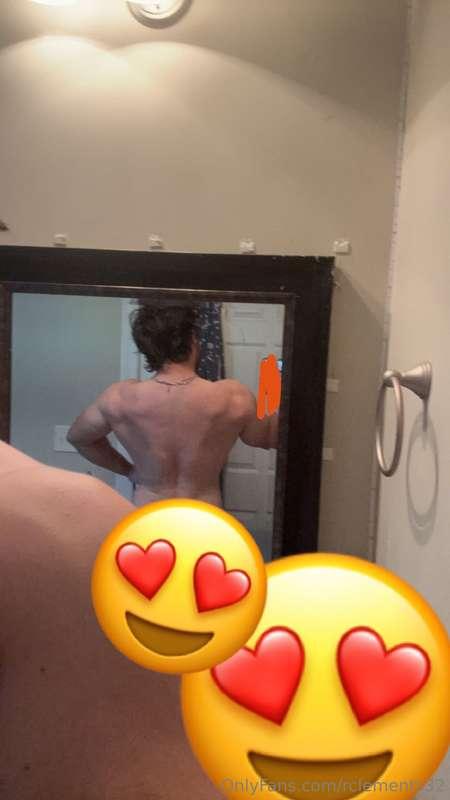 who wants the uncensored(i’m fully naked i promise ;))