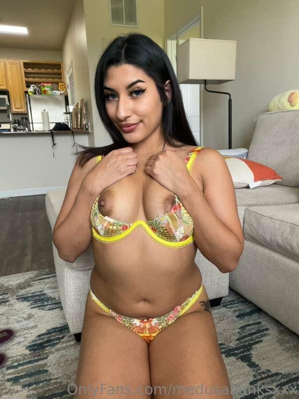 Let me rate your dick papi 😈 message me for my dick rate men..