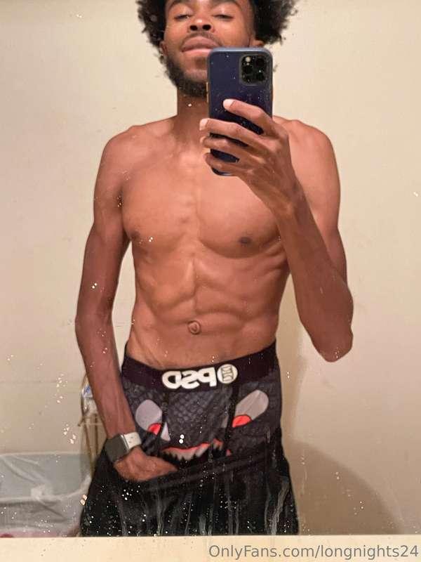 Dirty Mirror Pic 🪞Hard Body 💦