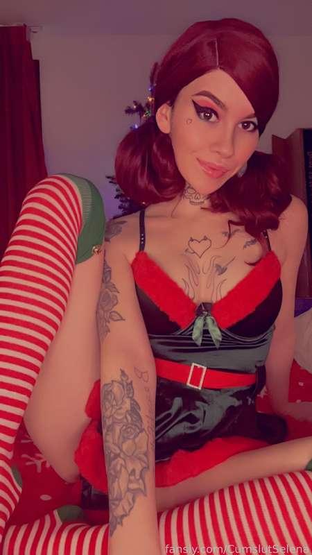 Who’s ready for our first naughty Xmas themed solo masturbation video of the year 🎄♥️🦌 

A naughty lil horny elf slut shows you how good she is at sucking and using “CandyCanes” 😉♥️ 

#fyp #free #milf #elf #cosplay #naughty #alt #slut #kink #kinky #xmas #goodgirl #18 #hot #lewd #lingerie #christmas #bi #fit #cute #petite #smol #mistress #usa #thighhighs #tease #pale #gothic #emo #goth #tattoos #xxxmas #young 