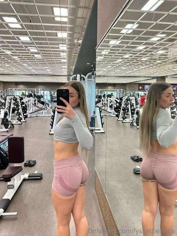 ass getting fat 👅
