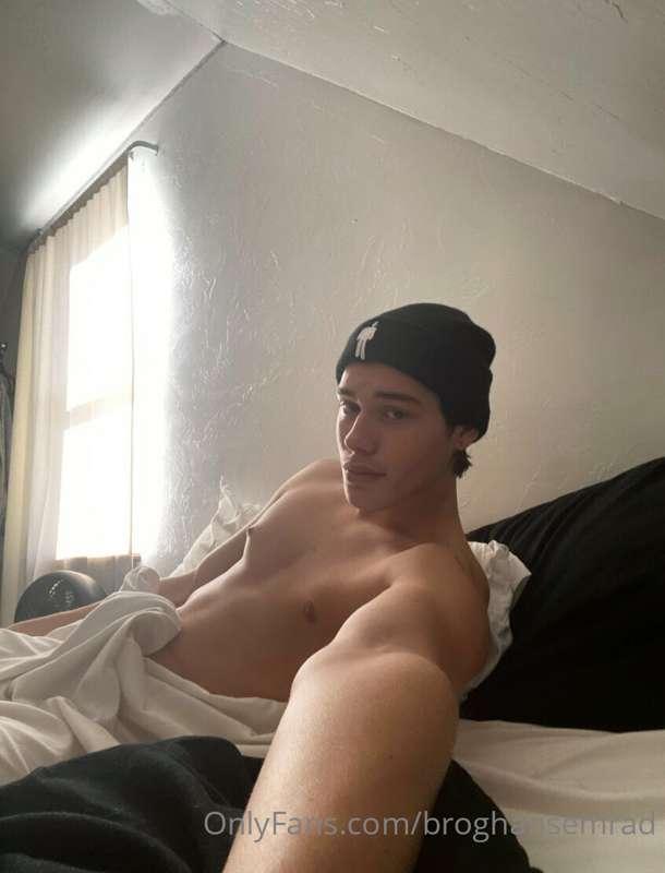 Waiting for you to hop in bed with me😈 
You coming?