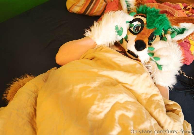I want to stay in bed.... Please join me! I´ve got cuddles f..