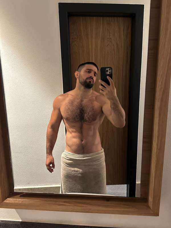 Posing 🫡 #shredded #handsome #hairy #abs #fitness #bigboy #bear #master