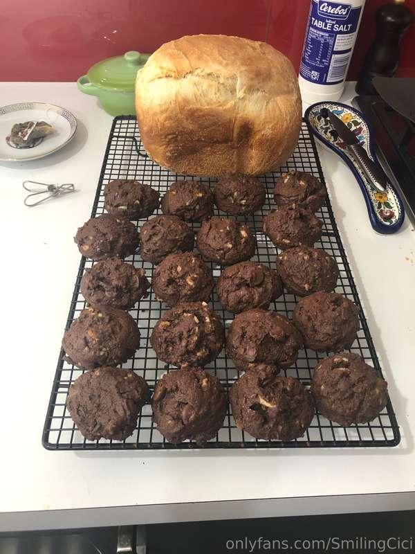 smilingcici image #1