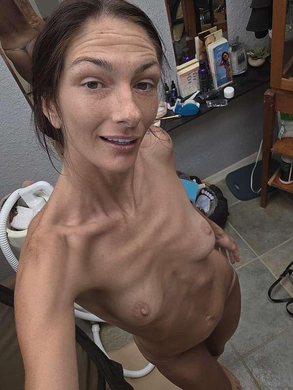 I got a spray tan!!! Do you likeeee?